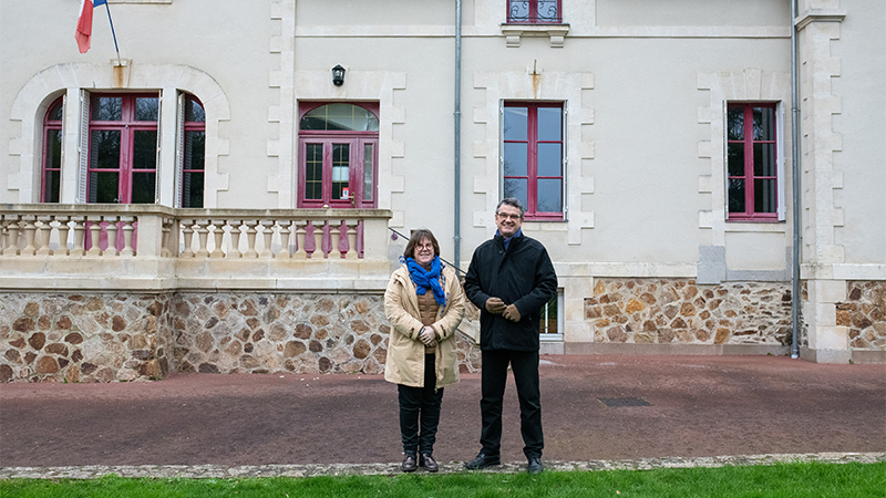 Les élus du conseil municipal, comme Bernadette Bertet et le maire Jacques Garreau, ont accepté une réduction de 5% de leurs indemnités pour compenser l'impact budgétaire de la hausse du prix du gaz. © Patrick Garçon