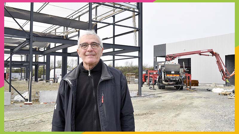 Bernard Vaillant, président de l’association ECSL, pendant le chantier du village artisanal du Landas à Saint-Jean-de-Boiseau. © Rodolphe Delaroque