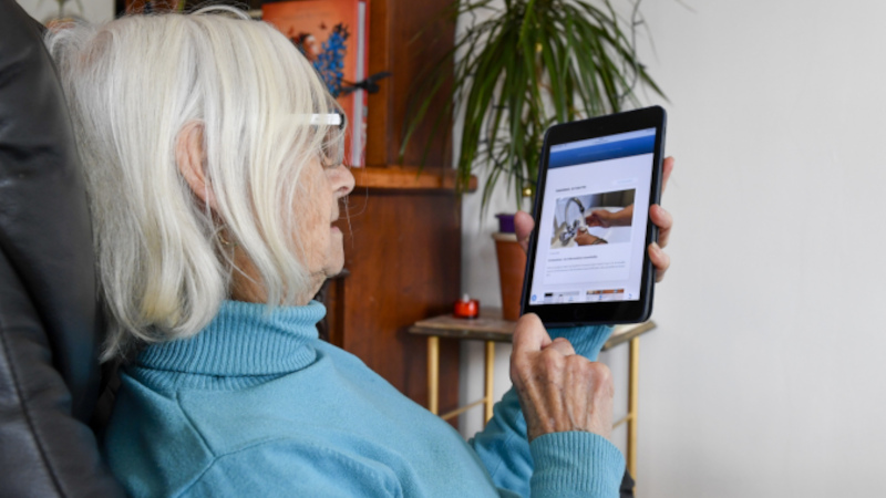 La collectivité, aux côtés de bailleurs sociaux, met à disposition des locataires, en priorité âgés de plus de 65 ans des logements adaptés (crédit Stéphan Ménoret).