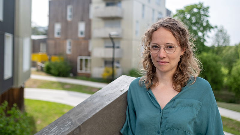 Alice Lagrève est coordinatrice de Divadom. Ce dispositif expérimental est déployé dans quatre micro-quartiers nantais : les Dervallières, Breil-Malville, Carcouët et Contrie. © Patrick Garçon pour Nantes Métropole