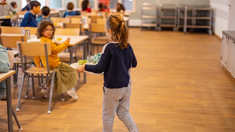 Les enfants sont désormais libres d'aller s'asseoir où ils le souhaitent dans le restaurant. Fini les places attribuées !