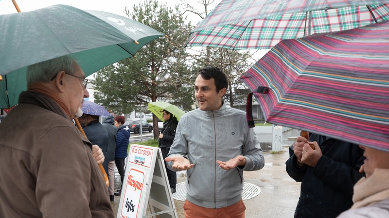 Les élus étaient présents pour échanger avec les riverains. Ici, Simon Citeau, adjoint de quartier Doulon-Bottière. © Ludovic Failler/Nantes Métropole.