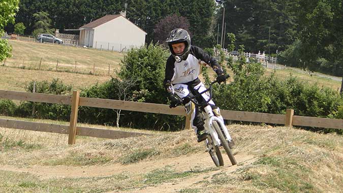 Terrain de bi-cross  ©Mairie de Brains